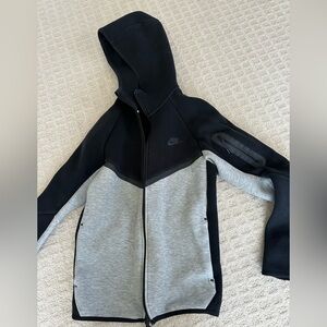 Men’s Nike Tech Size Small